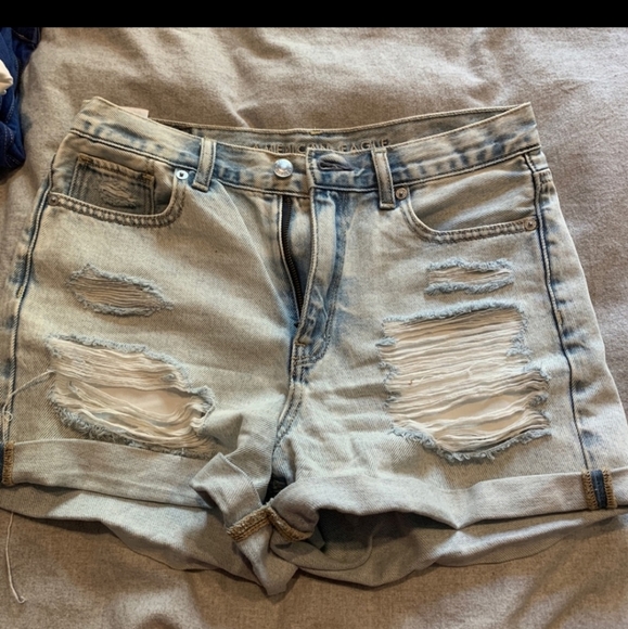 American Eagle Mom Short - Picture 1 of 4